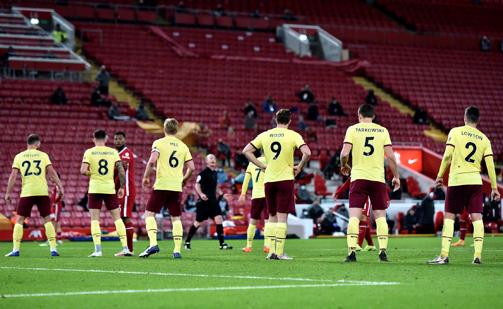 迅速带球突 迅速带球突