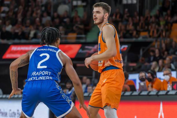 续的进球为 续的进球为